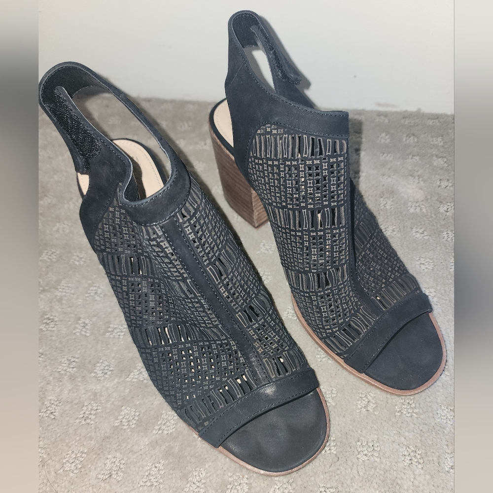Vince Camuto Keannie Sandal